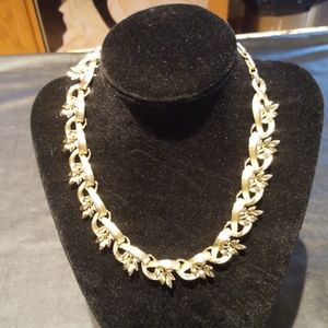 Lisner Vintage  Necklace